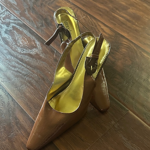 Macy's Stylish Tan Slingback Heels - Picture 1 of 3
